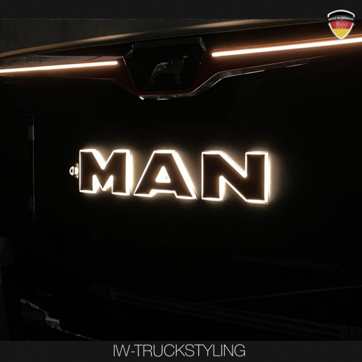 LED Schriftzug mit Kantenbeleuchtung für MAN TGX und TGS können individuell konfiguriert werden