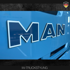 MAN Schriftzug mit Seitenbeleuchtung_110_04